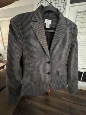 Ann Taylor Black and Gray Pinstriped Blazer Size 6